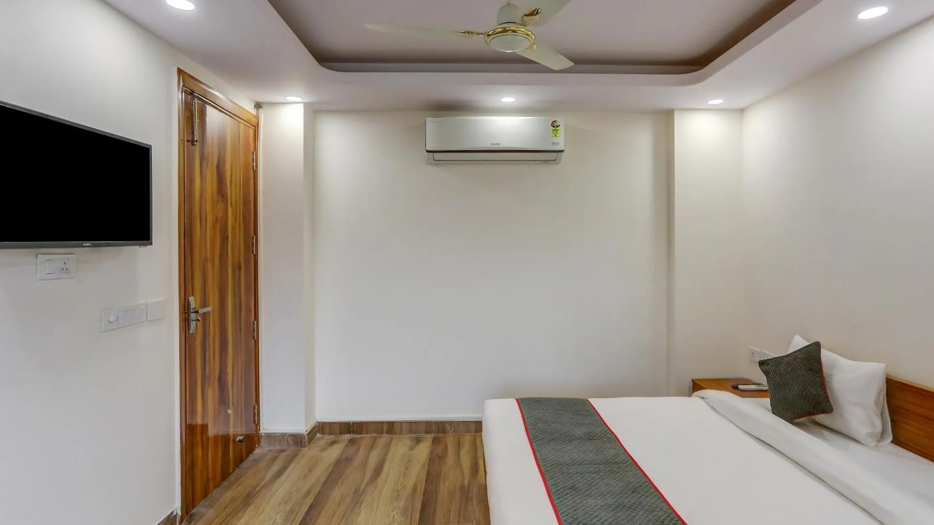 Collection O The Doors Near Appu Ghar Hotell Gurgaon