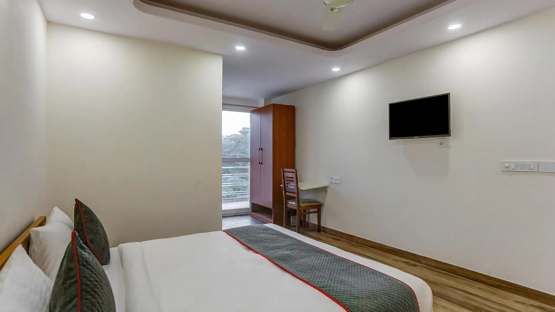 Collection O The Doors Near Appu Ghar Hotell Gurgaon