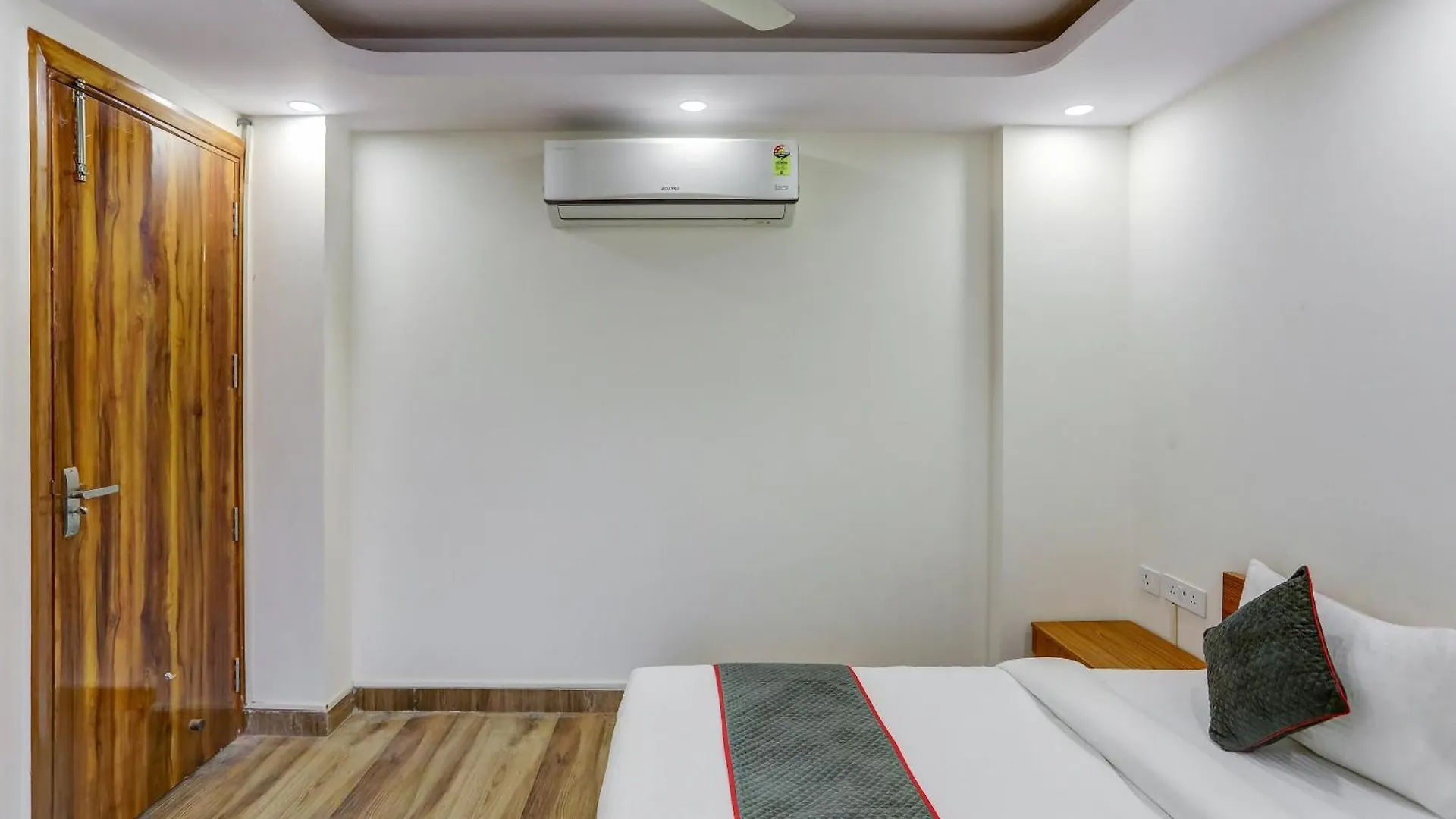 Collection O The Doors Near Appu Ghar Hotell Gurgaon Indien