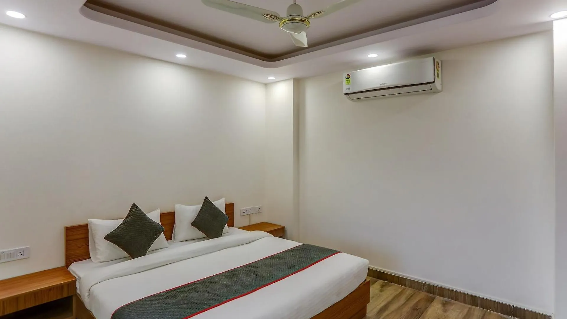 Collection O The Doors Near Appu Ghar Hotell Gurgaon