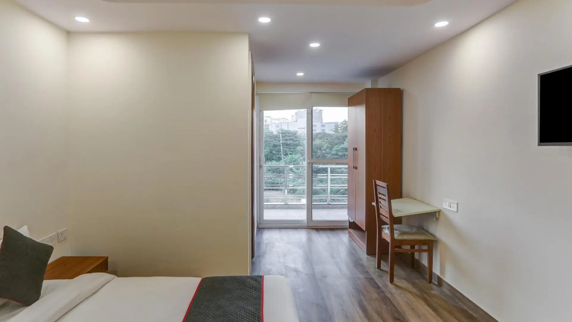 Collection O The Doors Near Appu Ghar Hotell Gurgaon