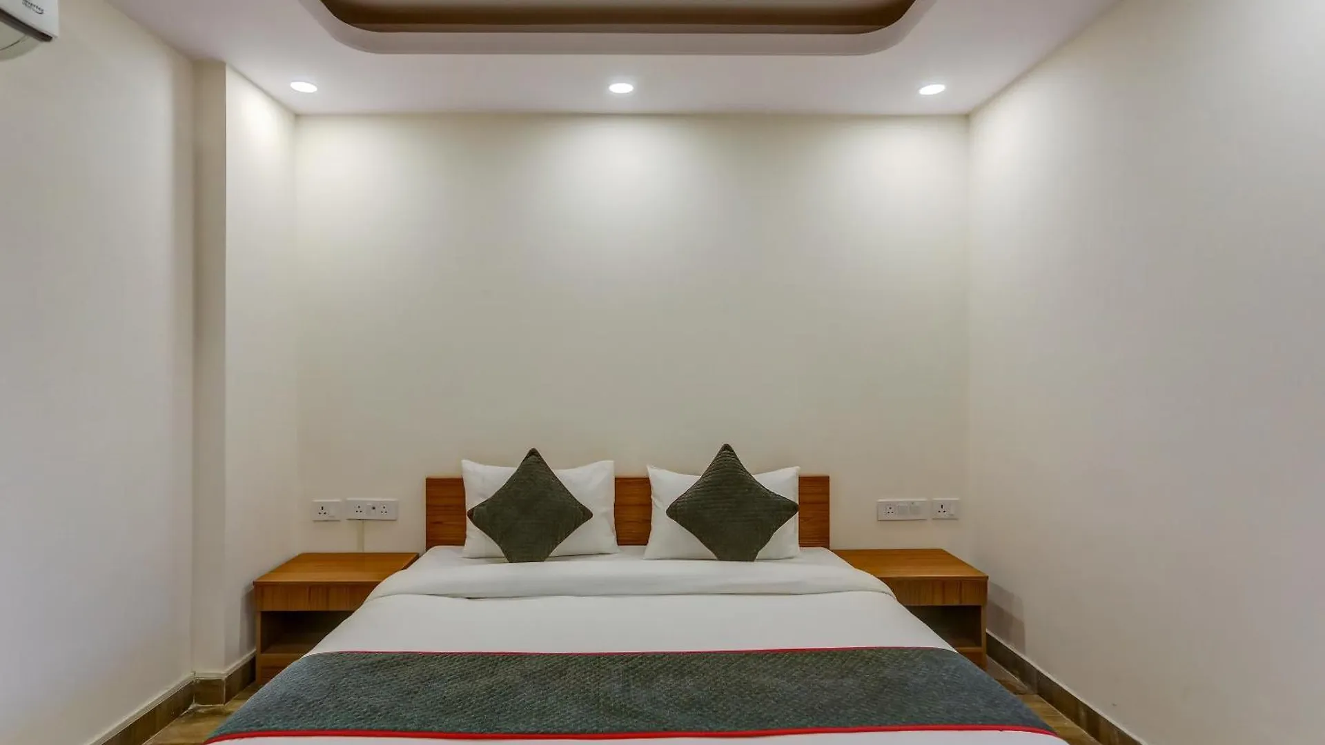 Collection O The Doors Near Appu Ghar Hotell Gurgaon
